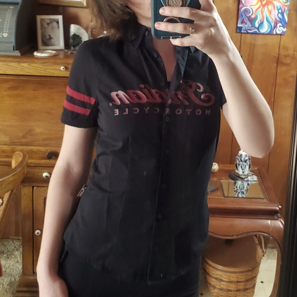 Button down professional style Indian Motorcycles short-sleeved tee